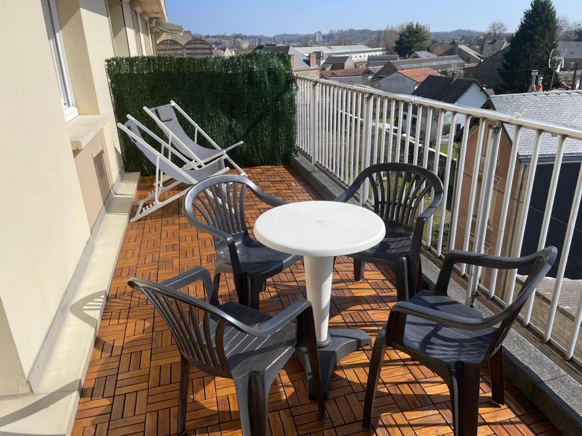 Appartement chaleureux , cosy, bien équipé et bien placé Sedan Extérieur photo